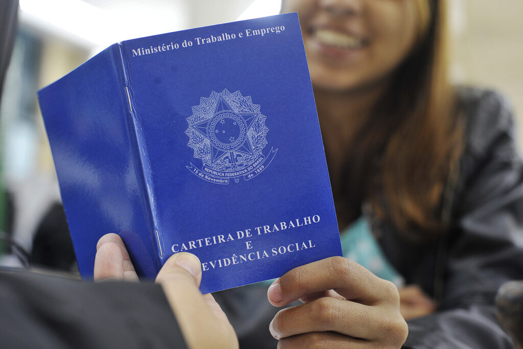 Leve a identidade e carteira de trabalho: Sine de Goiânia divulga 644 vagas de emprego