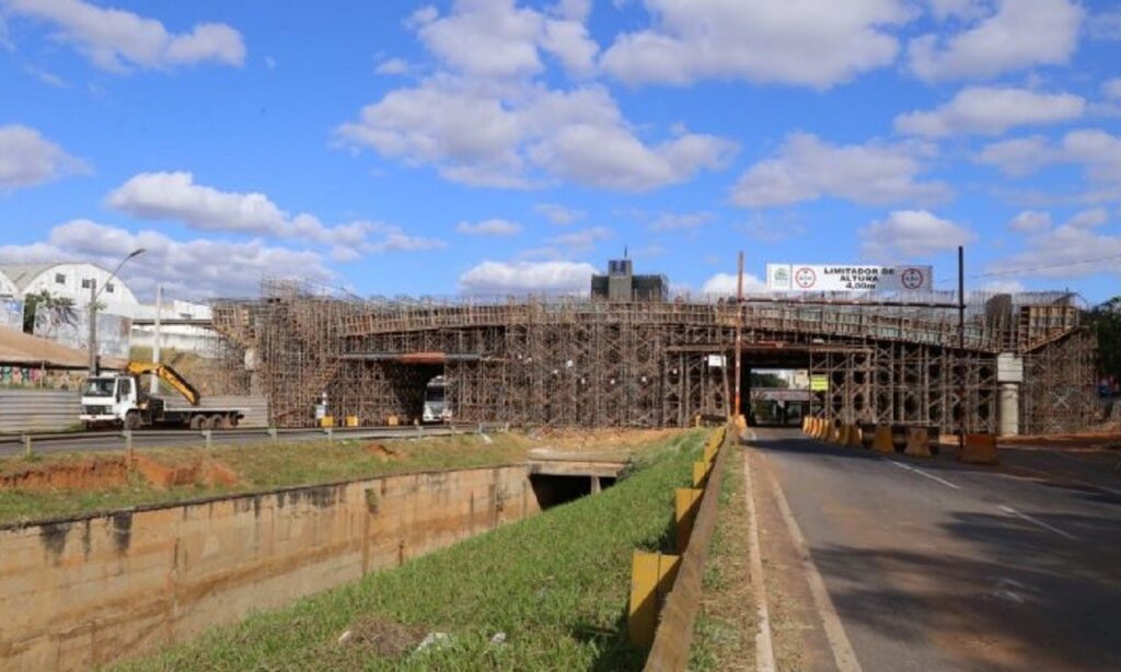 Prefeitura de Goiânia interdita trecho da Marginal Botafogo para obras