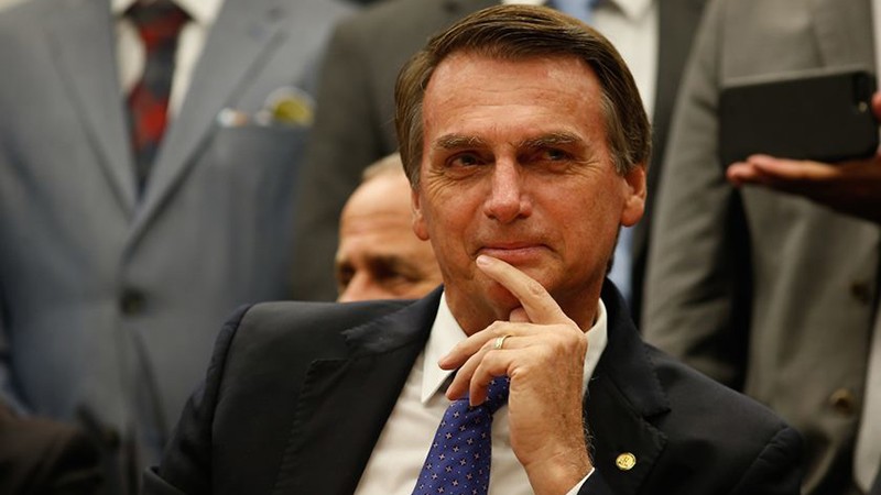 Bolsonaro promete não haver contingenciamento para Forças Armadas