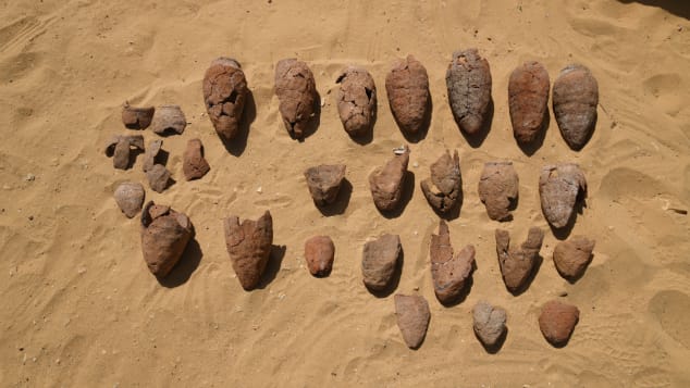 Arqueólogos dizem ter encontrado um templo do sol do século 25 a.C. perdido no Egito