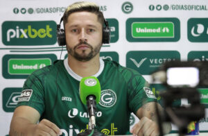 Élvis retorna ao time diante e explica ausência nos dois últimos jogos: “Mais tempo para trabalhar”