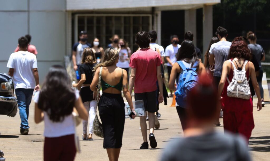 Encerra hoje prazo para pedir isenção da taxa de inscrição do Enem