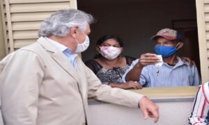 Governo Estadual entrega 383 casas a moradores de Planaltina de Goiás