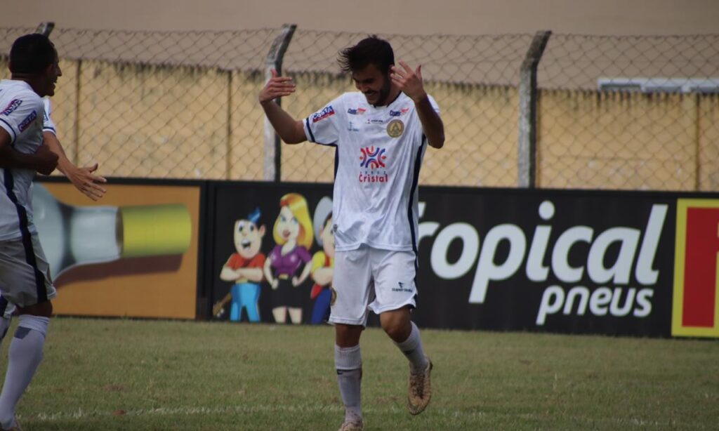 Albano tem seguido recomendação do clube