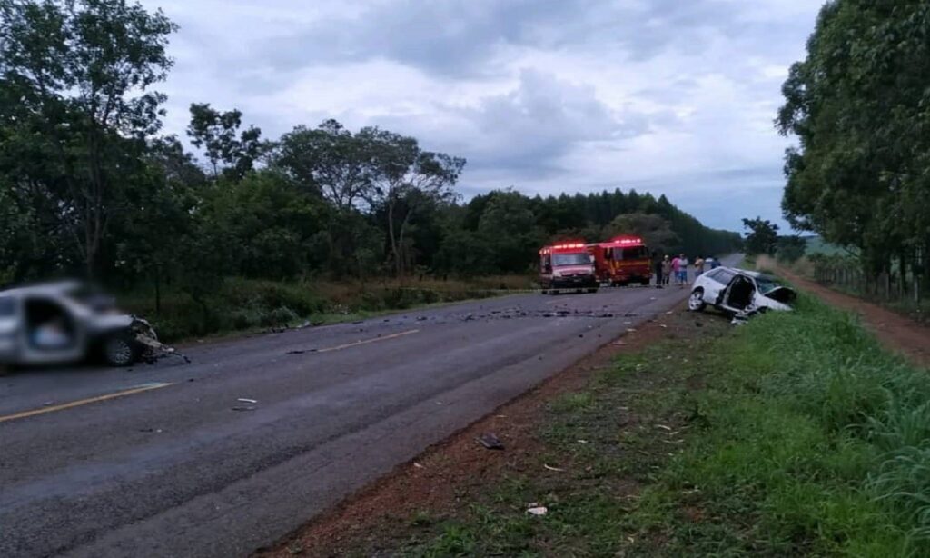 Duas pessoas morrem e um fica ferido em acidente na GO-139