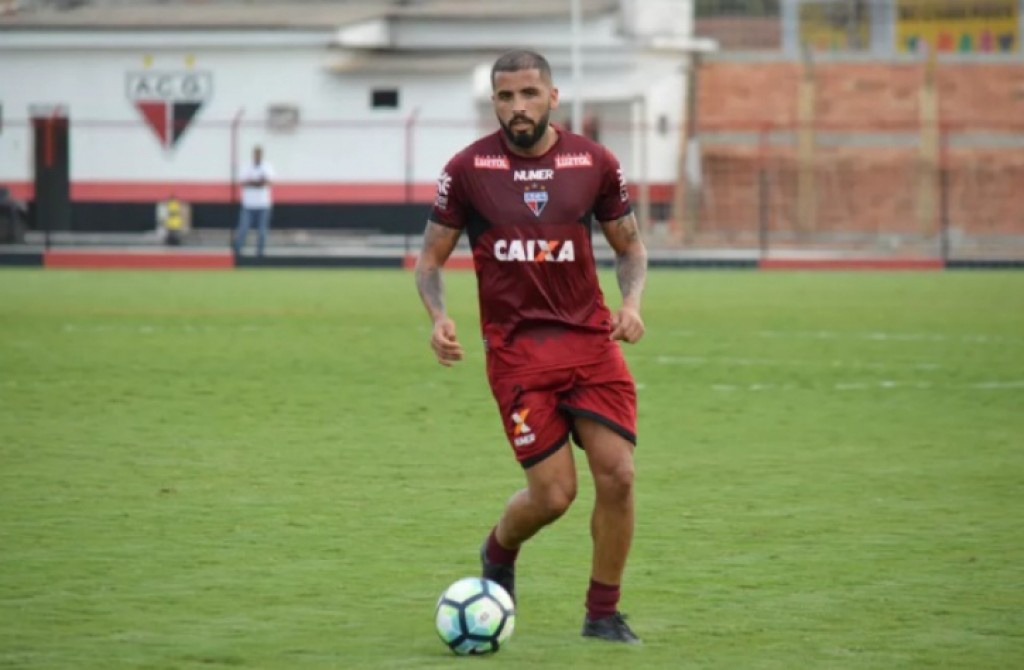 Atlético Goianiense acerta retorno de André Castro