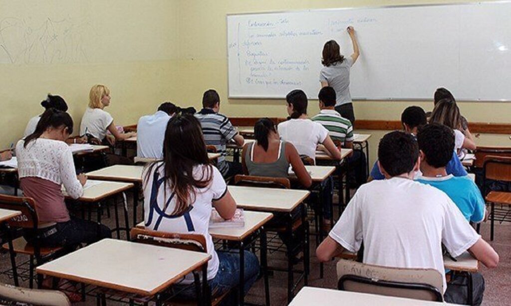 Governo de Goiás libera mais uma parcela do Auxílio Alimentação para estudantes