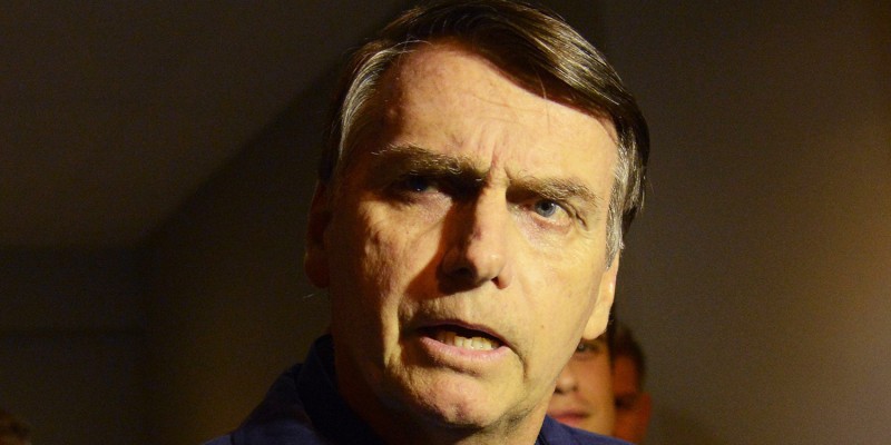 Bolsonaro lidera pesquisa eleitoral entre mulheres e negros