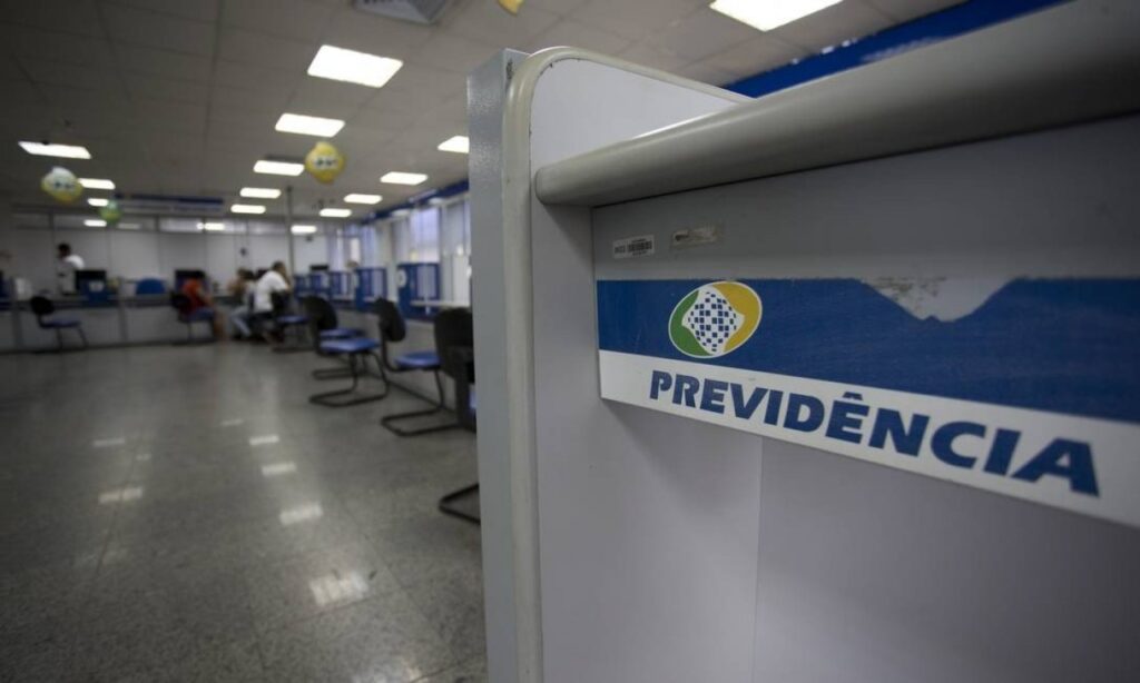 INSS suspende repasses a associações de aposentados após descontos indevidos