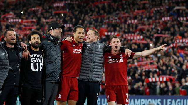 Liverpool faz história ao virar sobre Barcelona e se classifica para final