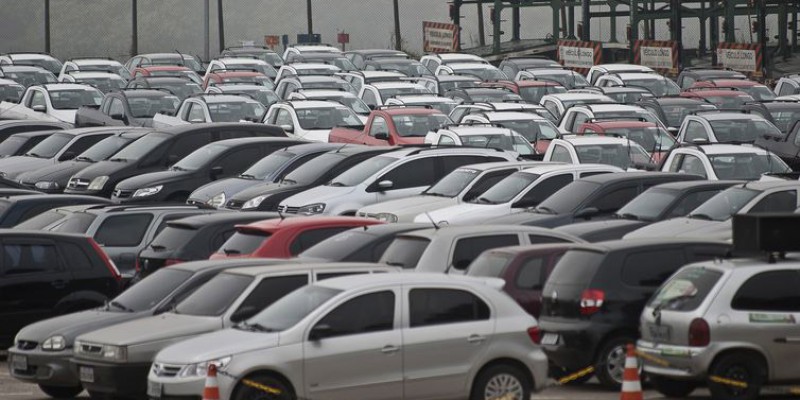 Indústria automobilística tem melhor outubro em quatro anos