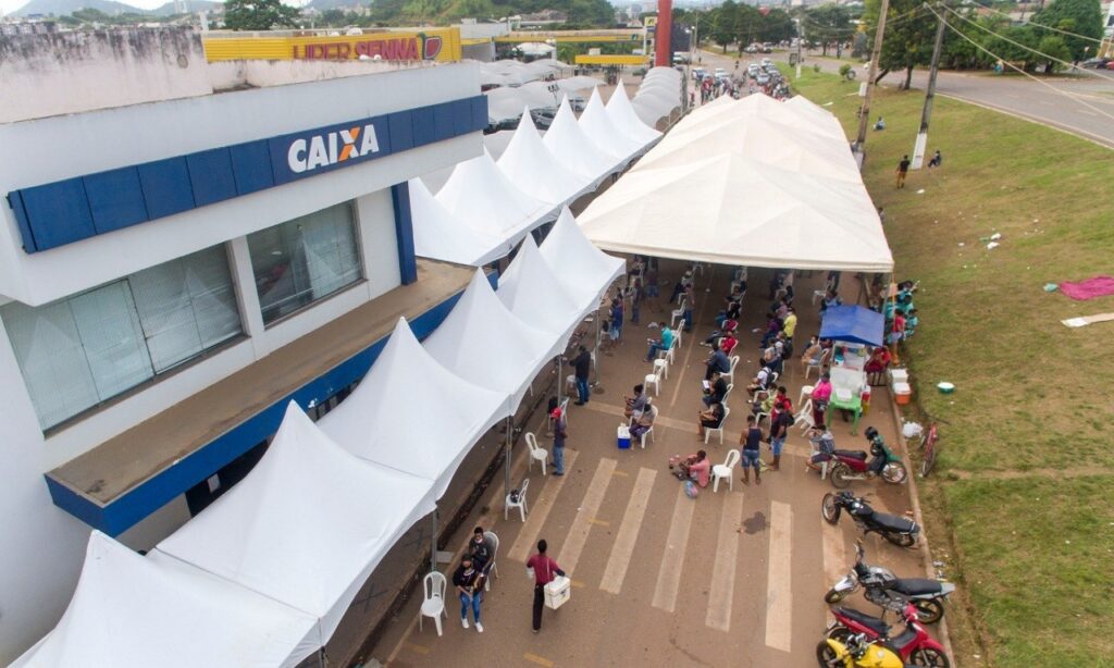 Caixa abre para saque de auxílio emergencial neste sábado (30)