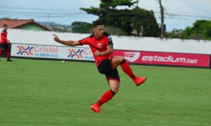 Atlético enfrenta o Crac em partida atrasada do Goianão