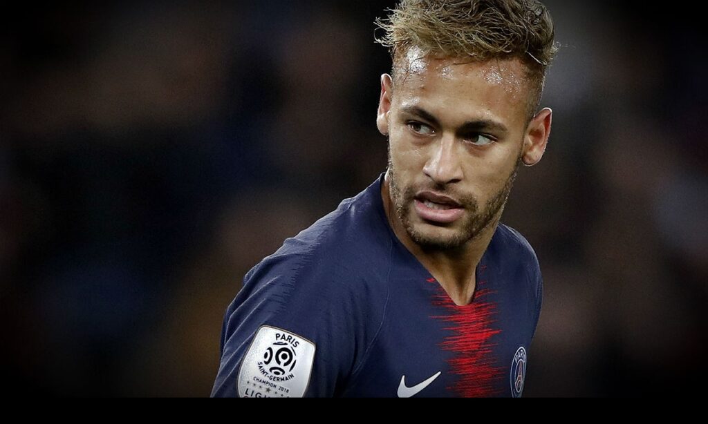 Neymar não se reapresenta e PSG divulga nota oficial