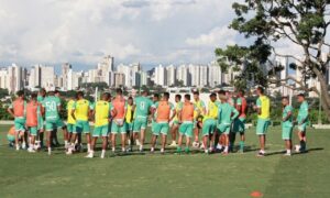 Em clima de despedida e já rebaixados