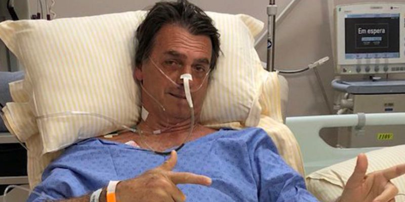 Bolsonaro faz caminhada no hospital