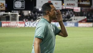 Gláuber não comemora empate visando acesso: “Remar bastante nos outros jogos”