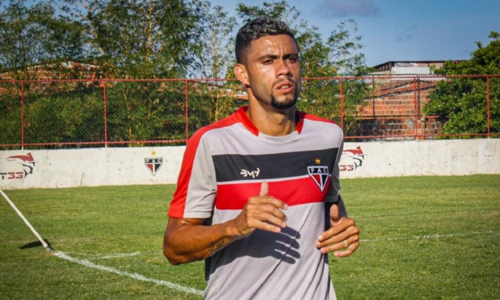 Atlético Goianiense contrata o meia Wellington Rato