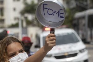 Justiça nega liberdade a mãe de 5 filhos que furtou miojo e refrigerante