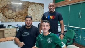 Goiás prorroga contrato de volante e meia do Sub-17 até final de 2024