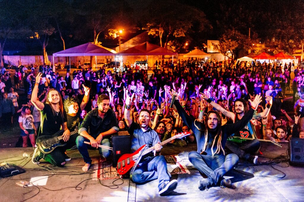 Half Bridge lança documentário sobre a volta das atividades da banda