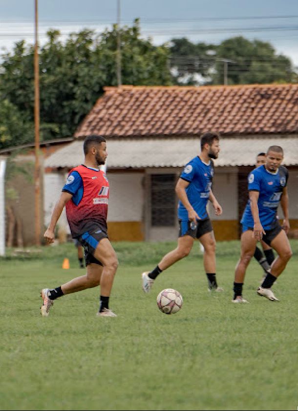 União Carmolandense contrata atacante com passagens pela base de Atlético e Vila Nova