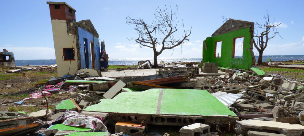 Crianças podem viver três vezes mais desastres climáticos que seus avós