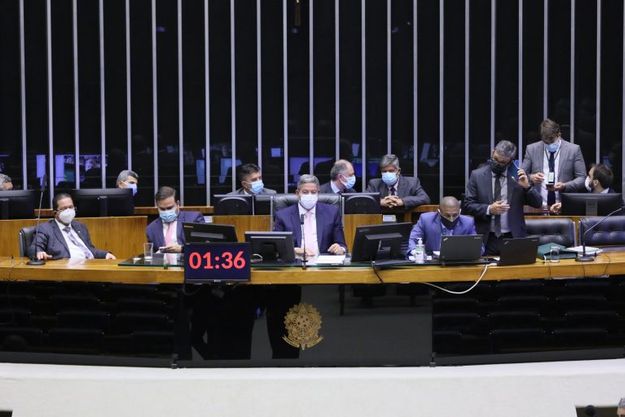 Câmara aprova texto-base do projeto que muda toda a lei eleitoral