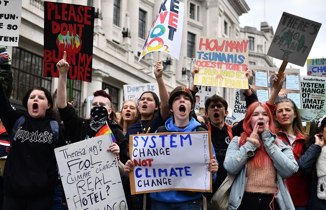 Conheça a adolescente sueca que engajou jovens do mundo todo a agir contra o aquecimento global