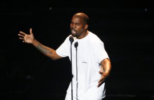 Kanye West acusa gravadora de lançar disco 'Donda' sem a sua permissão