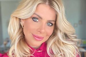 Entenda por que Karina Bacchi afirmou que ter posado nua na Playboy foi uma "coisa demoníaca"