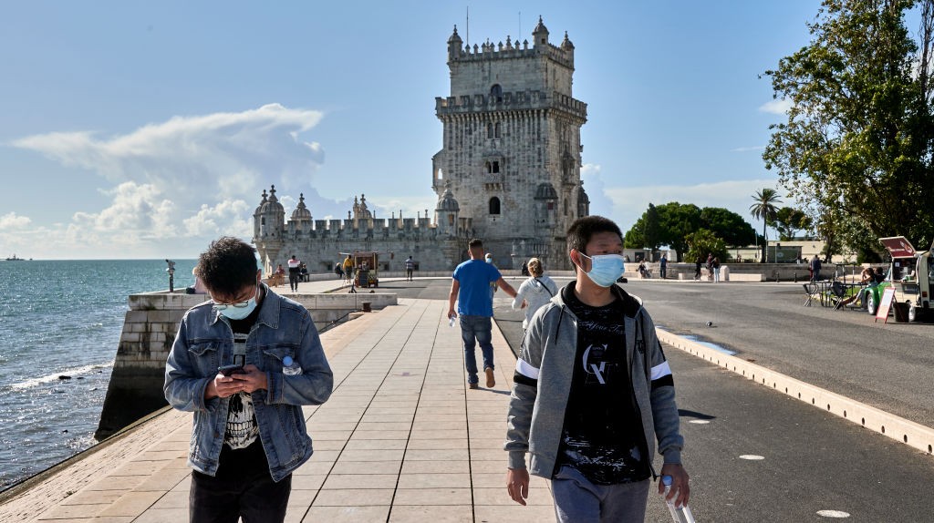 Máscaras deixam de ser obrigatórias nas ruas de Portugal