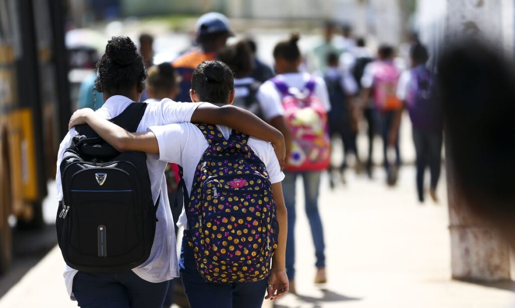 Conheça o Programa Bolsa Estudo