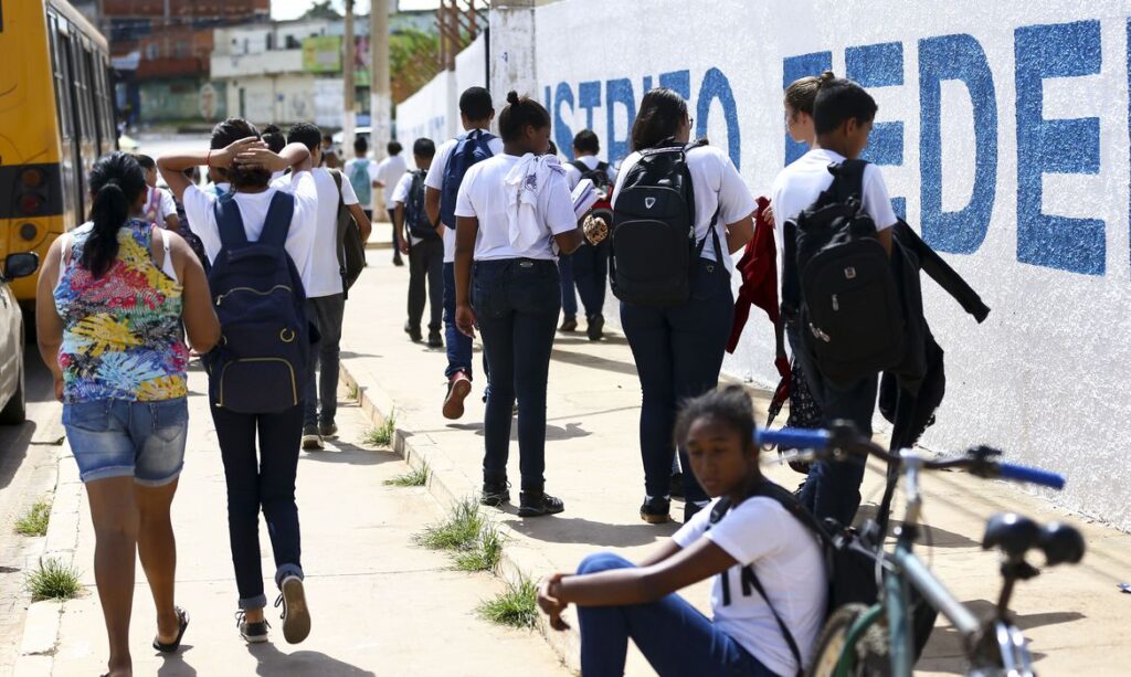 Novo ensino médio: confira as mudanças curriculares que passam a valer em 2022