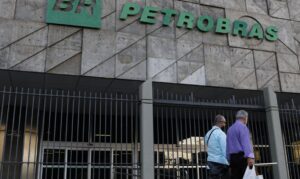 Petrobras assina contrato de privatização do campo Papa-Terra