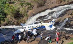 Companhia Energética de MG afirma que linha atingida por avião seguia normas técnicas