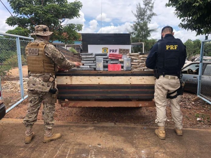 Tráfico de drogas: caminhão que transportava cocaína é apreendido em Goiás