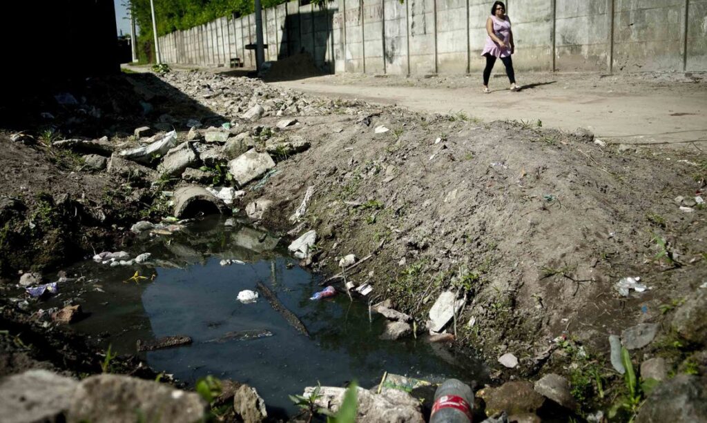 Maioria das famílias na extrema pobreza não têm saneamento