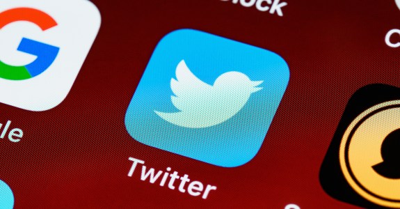 Entenda o recurso para denúncia de informações enganosas lançado pelo Twitter no Brasil