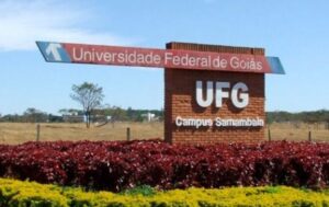 Associação de Pós-Graduandos da UFG realiza ato em defesa do financiamento de pesquisa