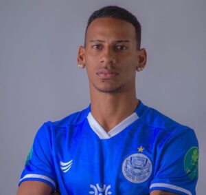 Morrinhos anuncia volta de lateral e Goiatuba contrata atacante