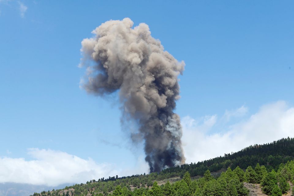 Vulcão Cumbre Vieja entra em erupção nas Ilhas Canárias