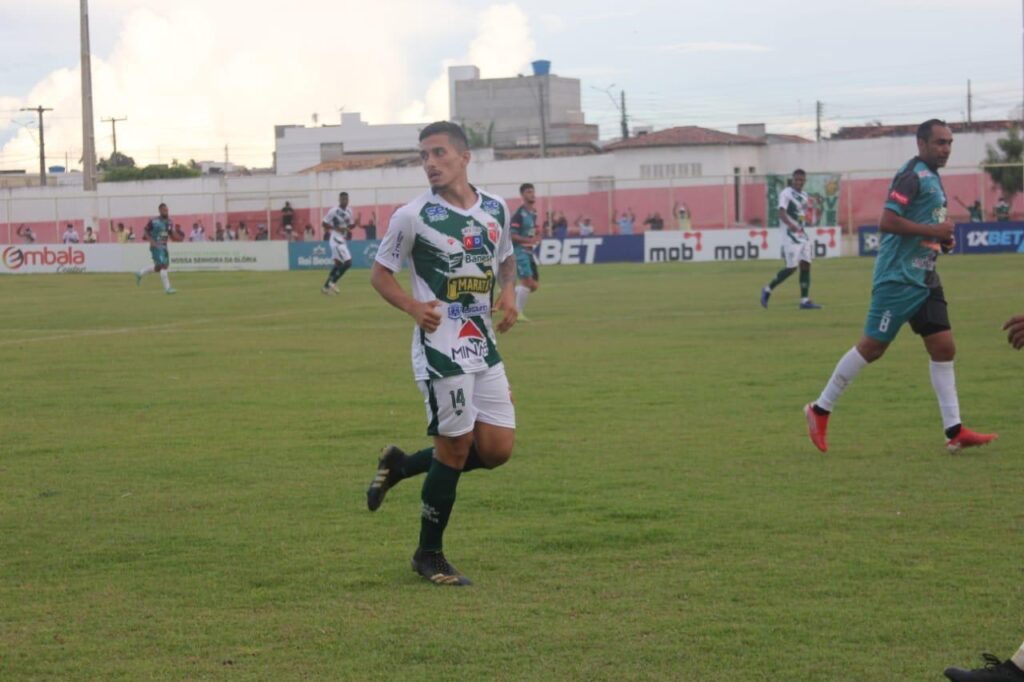 Lagarto acerta a contratação de lateral-direito Wisley Barbosa