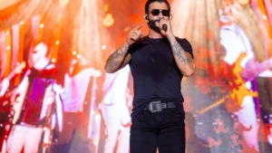 Gusttavo Lima 'pede' dinheiro a fãs em show Foto: Reprodução/ Instagram