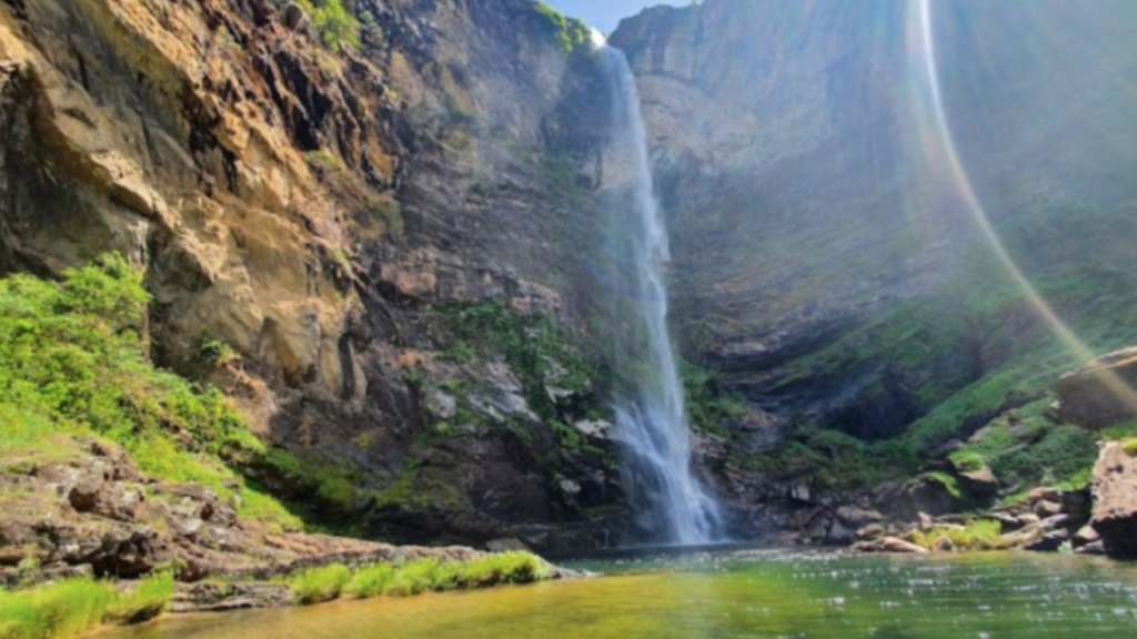 Cachoeira Simão Correia na Chapada dos Veadeiros, Goiás (Foto: Reprodução)