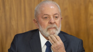 Deputado sugere investigação da queda de Lula à PGR