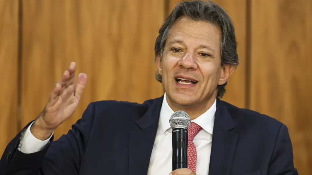 Haddad afirma que governo pode rever novamente a projeção do PIB