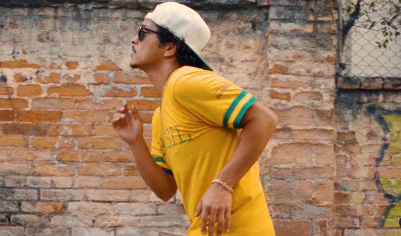 Bruno Mars chega a Goiás