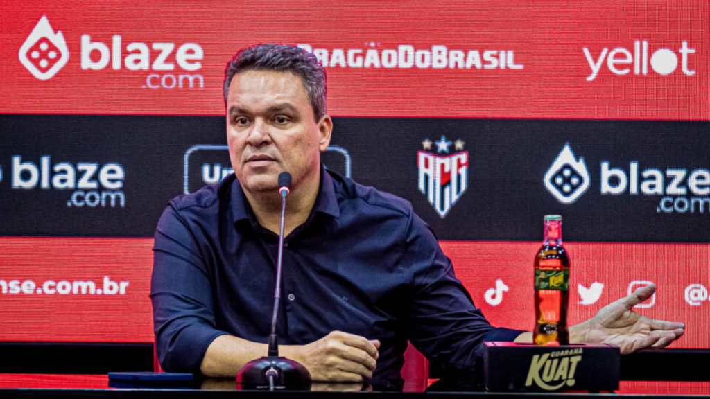 O Atlético-GO deve anunciar seu novo treinador em breve