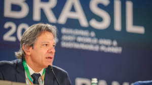 Após pedido de Lula, Haddad cancela viagem à Europa